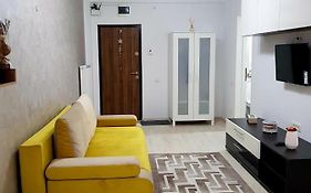 Sarah Apartment